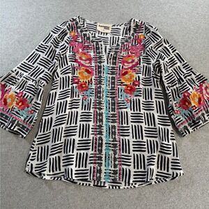 Savanna Jane Embroidered Bell Sleeve Top Women S White Black Floral Boho Good